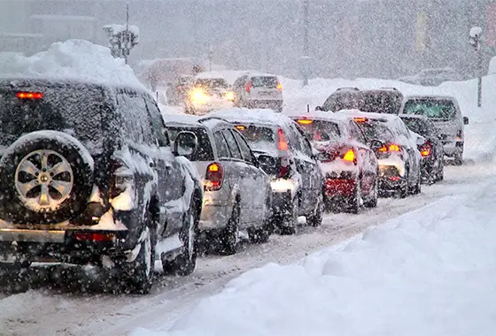 traffic in winter weather road conditions